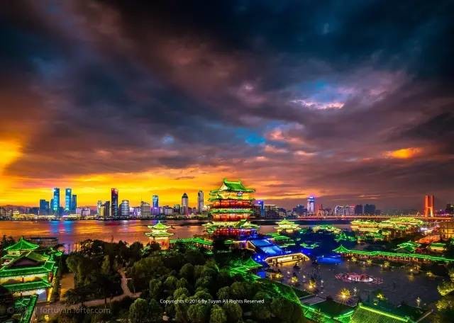 湘韵千年,湘江之畔的现代璀璨