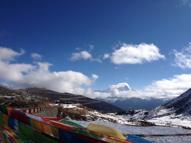 西藏，繁荣稳定的雪域高原与多元文化交融之地